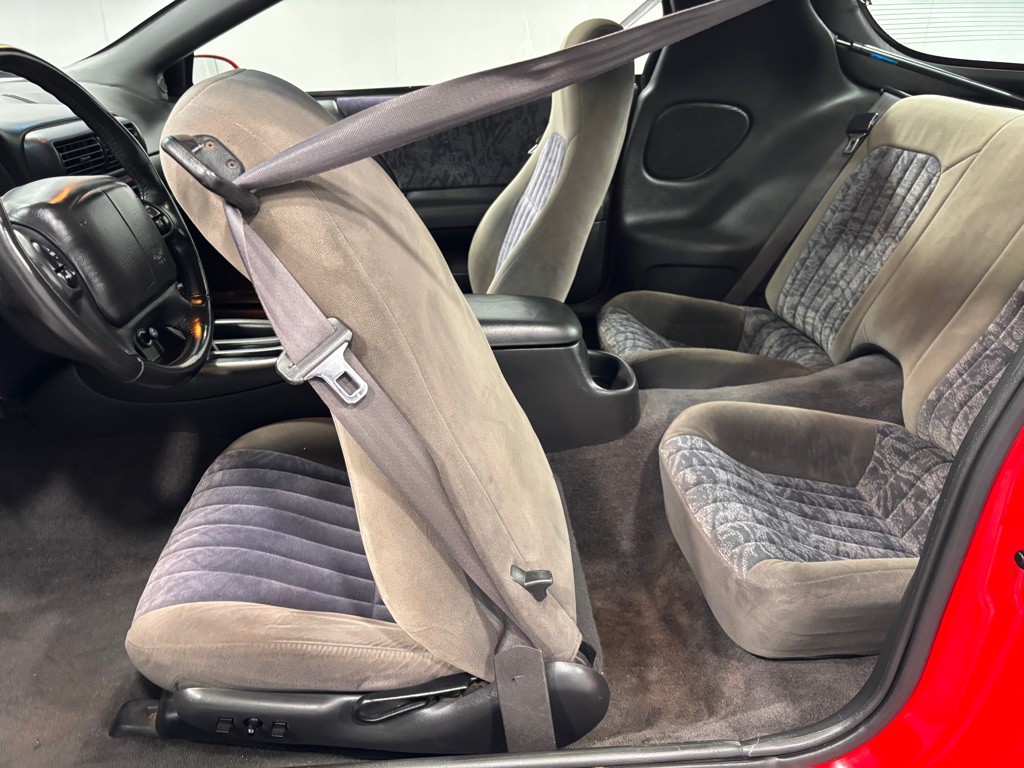 2001 Chevrolet Camaro Image 21