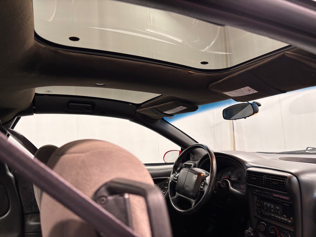 2001 Chevrolet Camaro Image 25