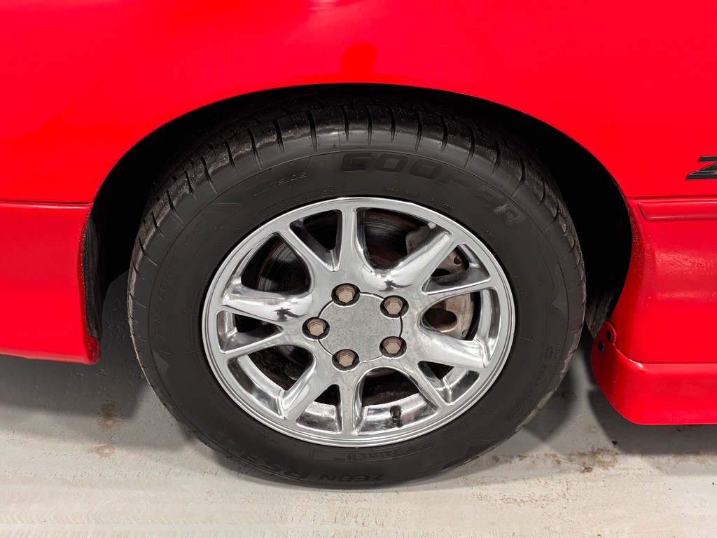 2001 Chevrolet Camaro Image 28