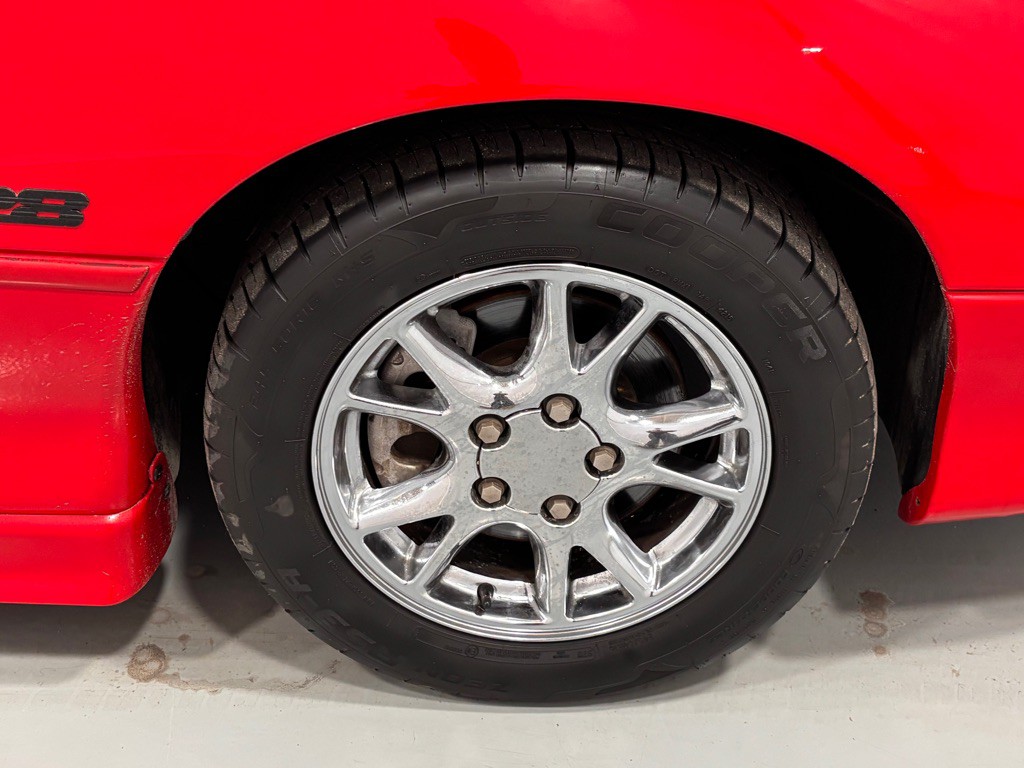 2001 Chevrolet Camaro Image 30