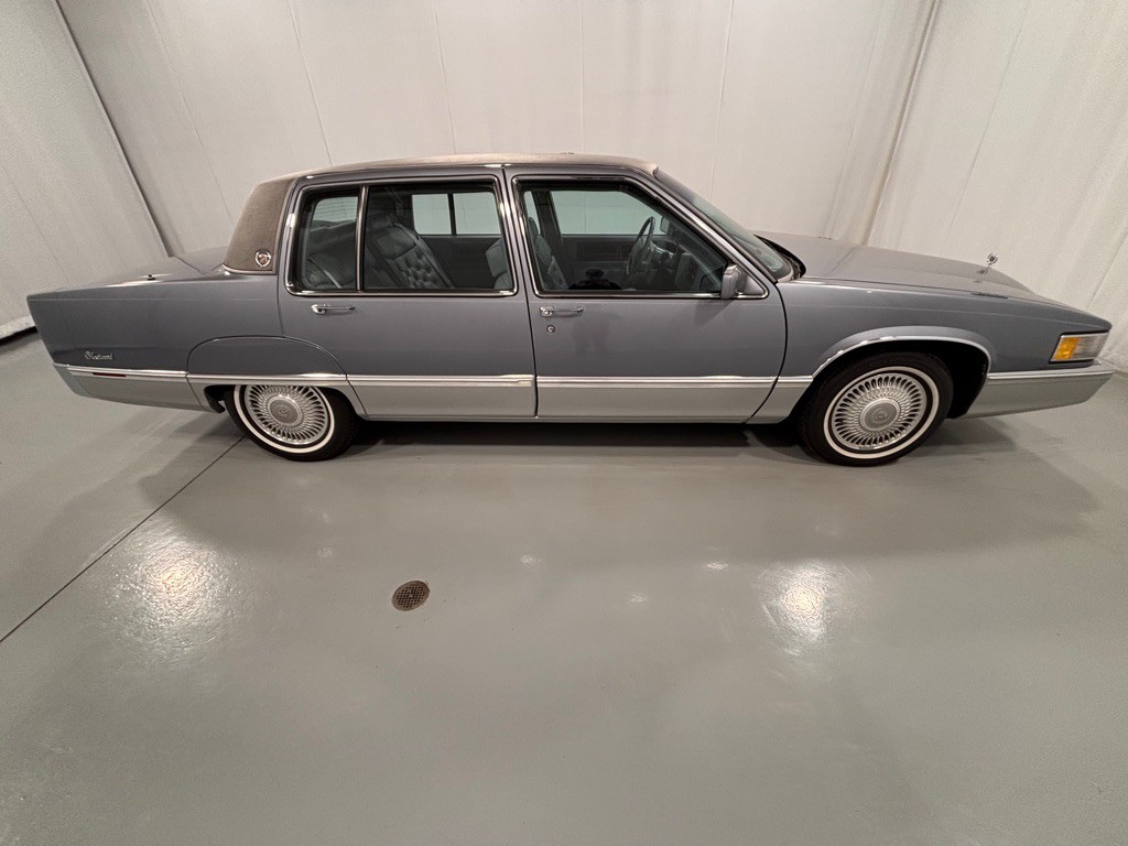 1990 Cadillac Fleetwood Image 4