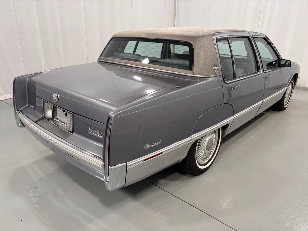 1990 Cadillac Fleetwood Image 5