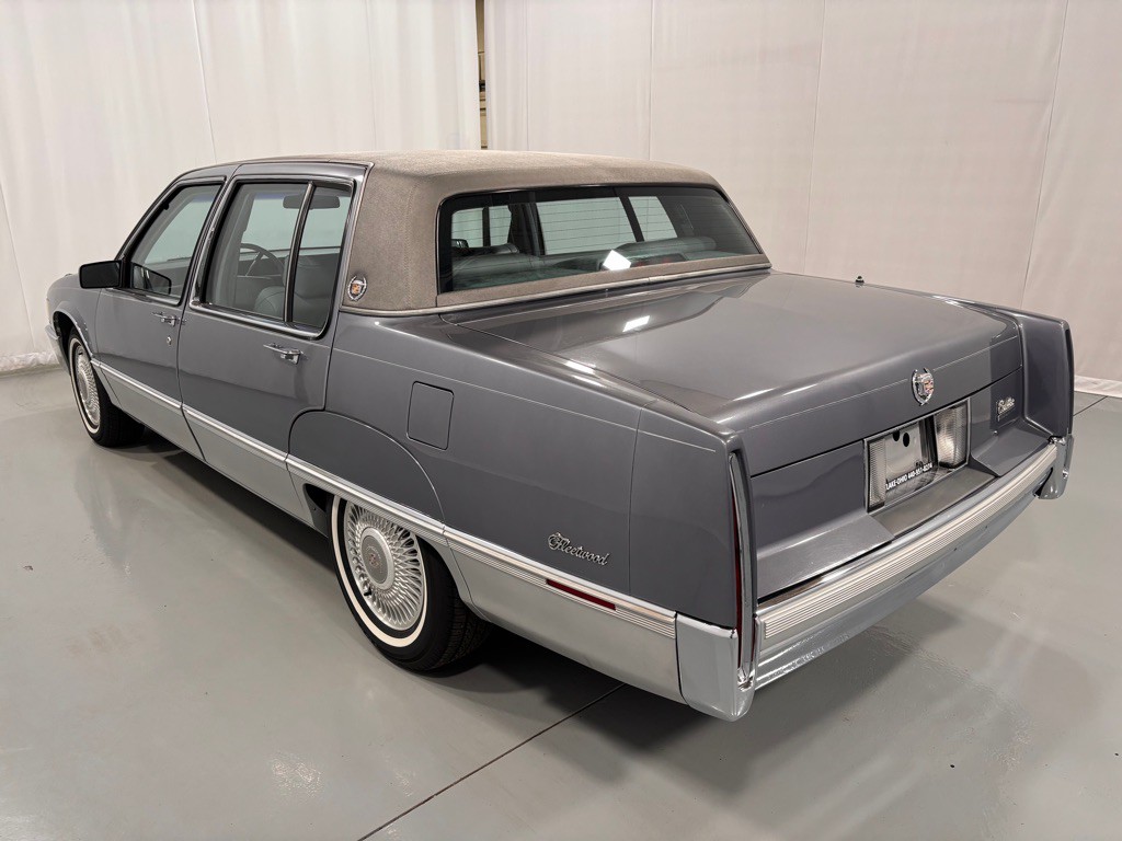1990 Cadillac Fleetwood Image 7