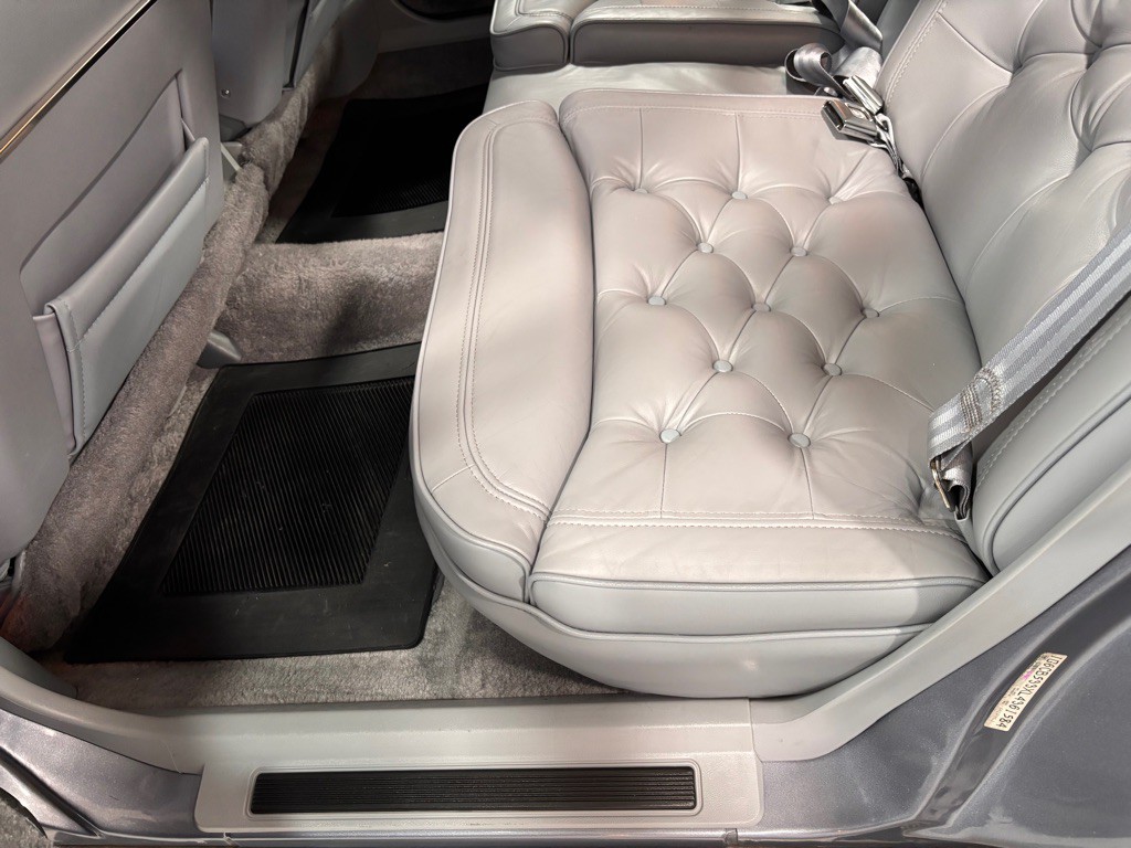 1990 Cadillac Fleetwood Image 22