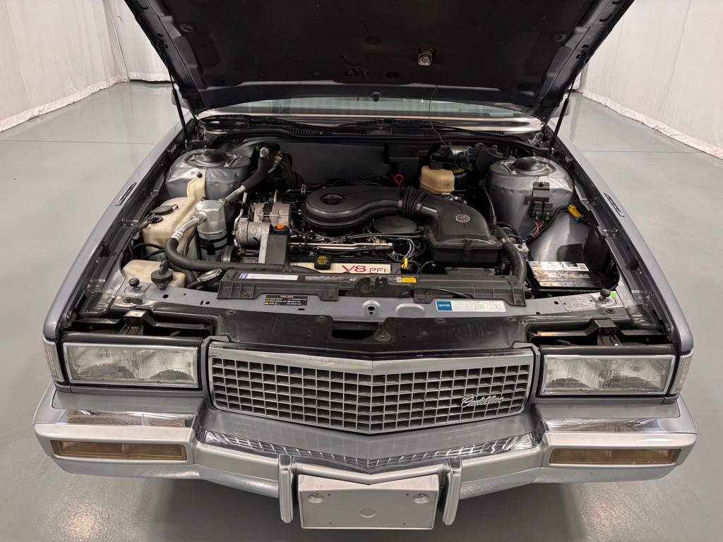 1990 Cadillac Fleetwood Image 31