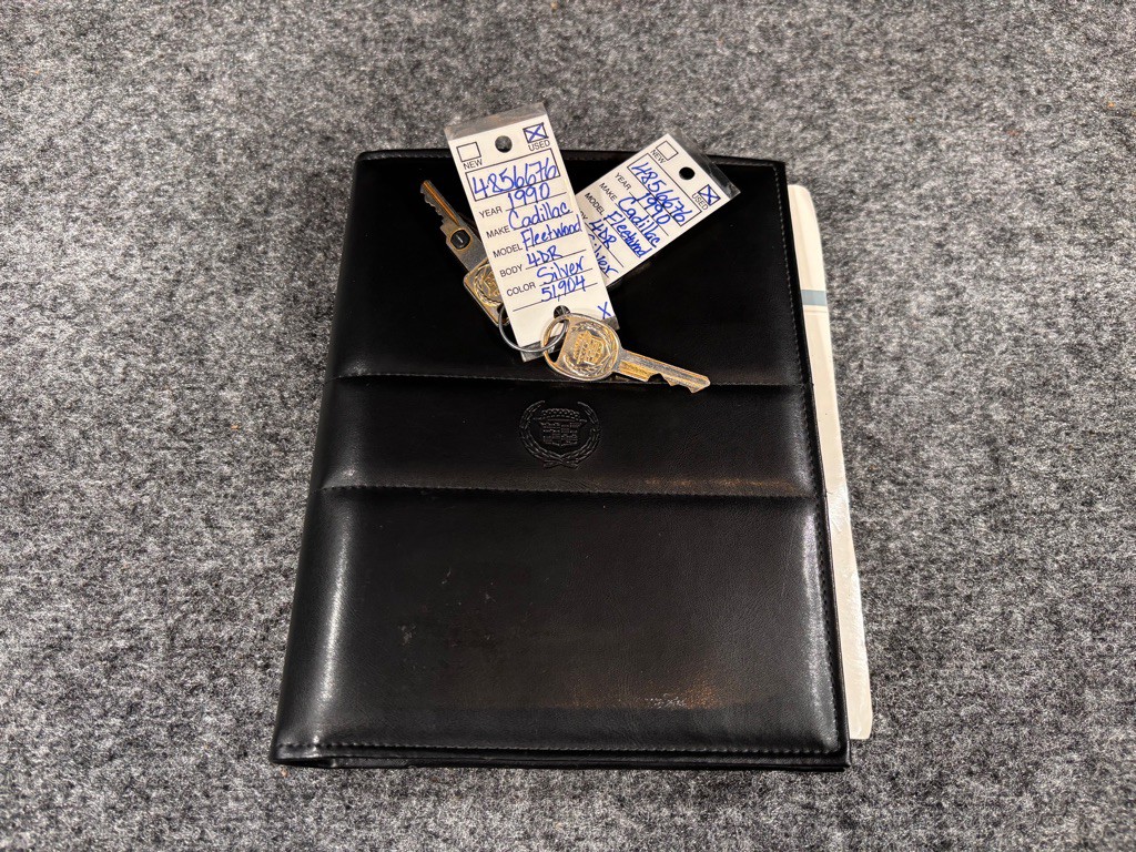 1990 Cadillac Fleetwood Image 39