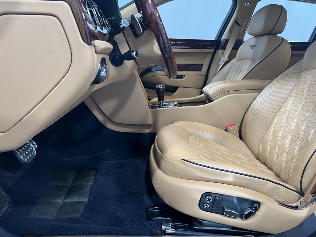 2017 Bentley Mulsanne Image 11