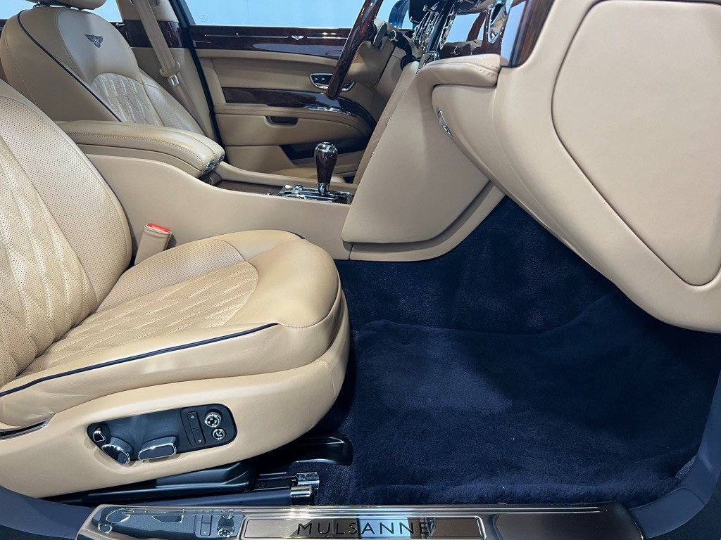 2017 Bentley Mulsanne Image 17