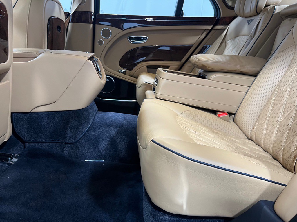 2017 Bentley Mulsanne Image 20