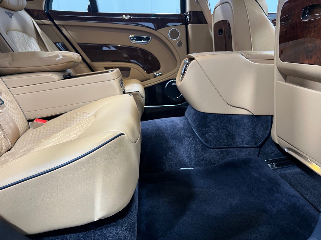 2017 Bentley Mulsanne Image 23