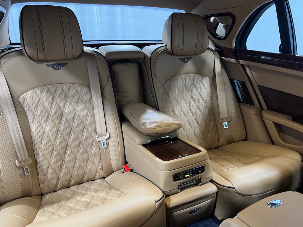 2017 Bentley Mulsanne Image 24