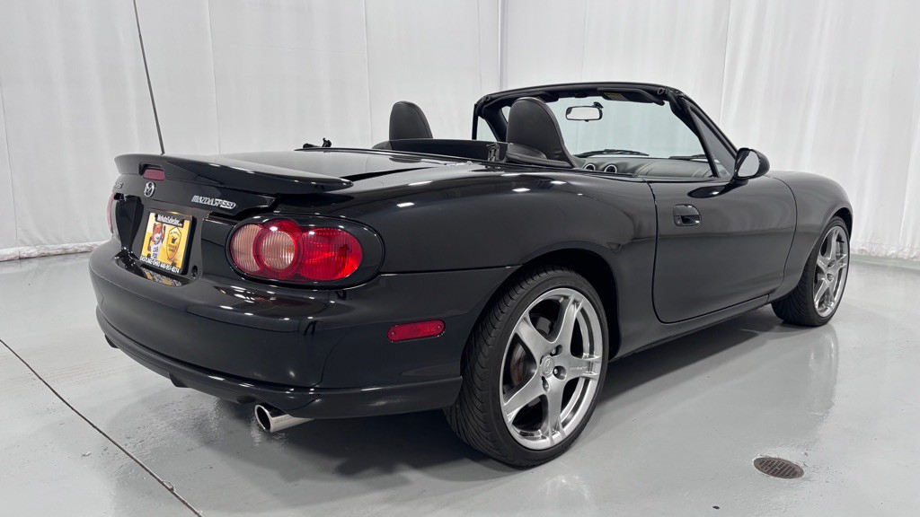 2005 Mazda MX-5 Miata Image 4