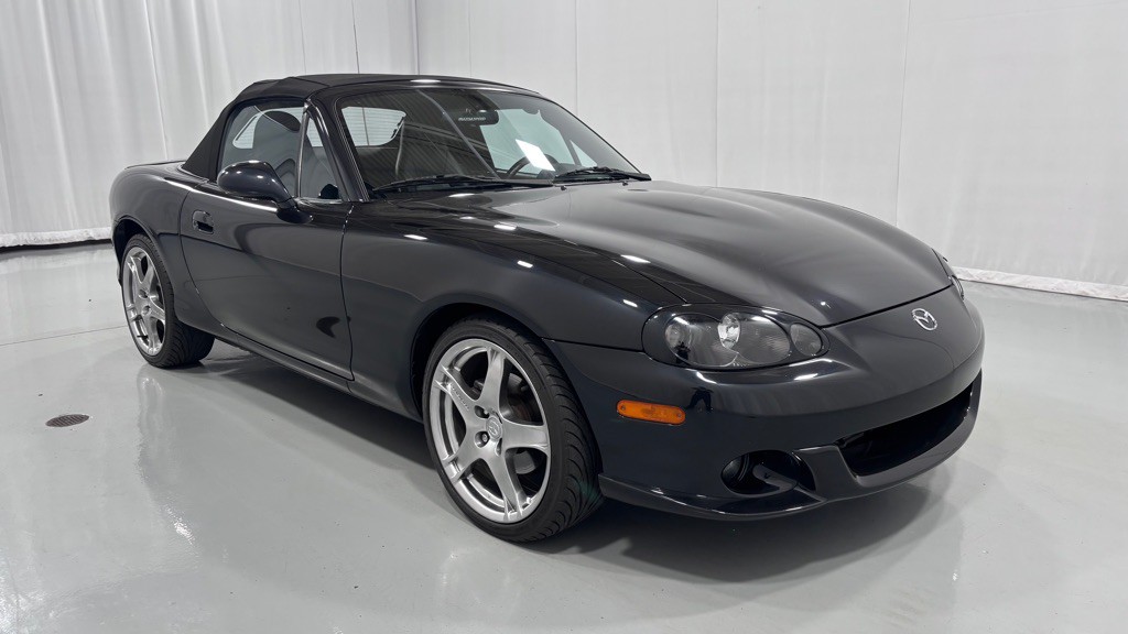 2005 Mazda MX-5 Miata Image 12