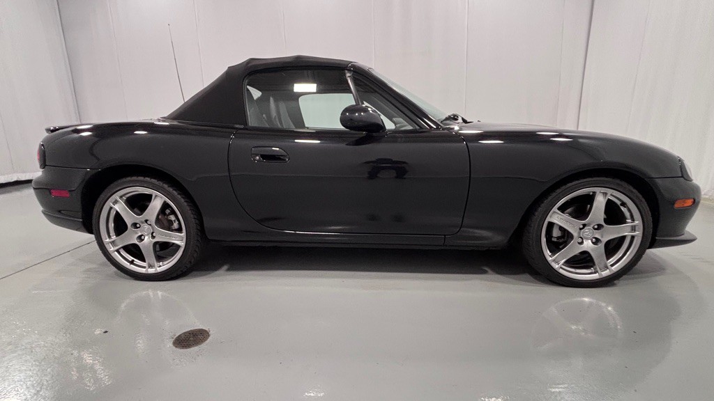 2005 Mazda MX-5 Miata Image 13