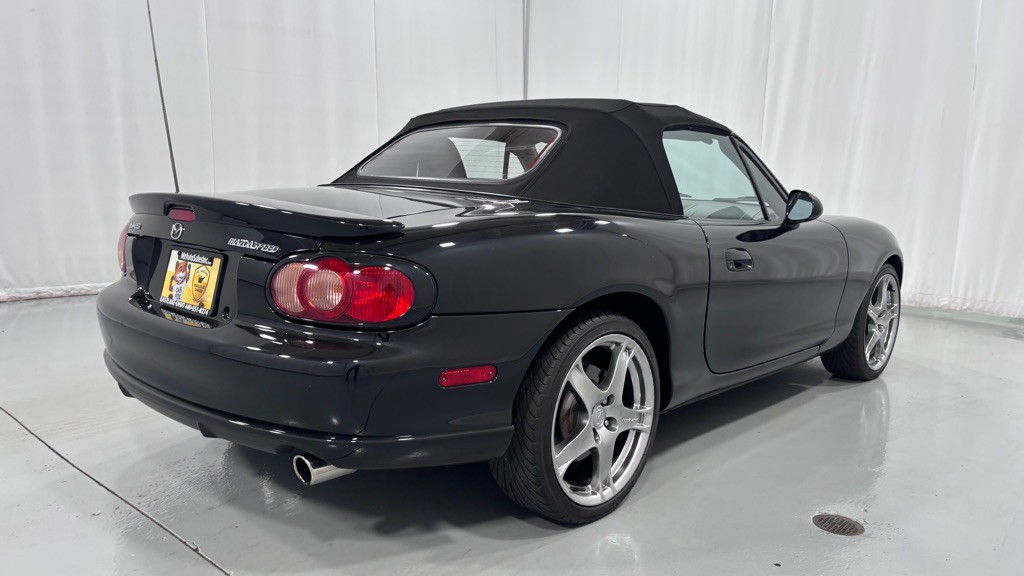 2005 Mazda MX-5 Miata Image 14