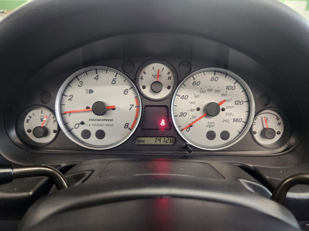 2005 Mazda MX-5 Miata Image 18