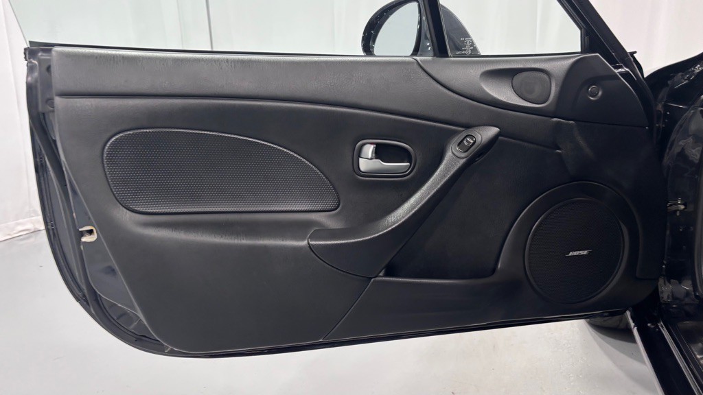 2005 Mazda MX-5 Miata Image 23