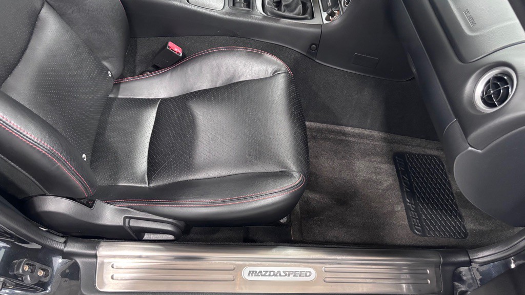 2005 Mazda MX-5 Miata Image 25