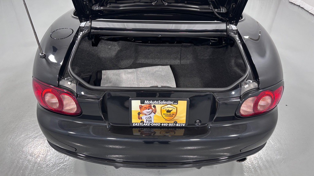 2005 Mazda MX-5 Miata Image 33