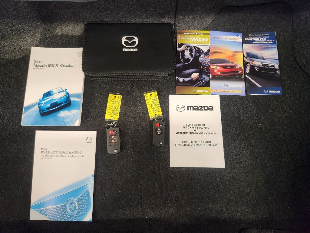 2005 Mazda MX-5 Miata Image 36