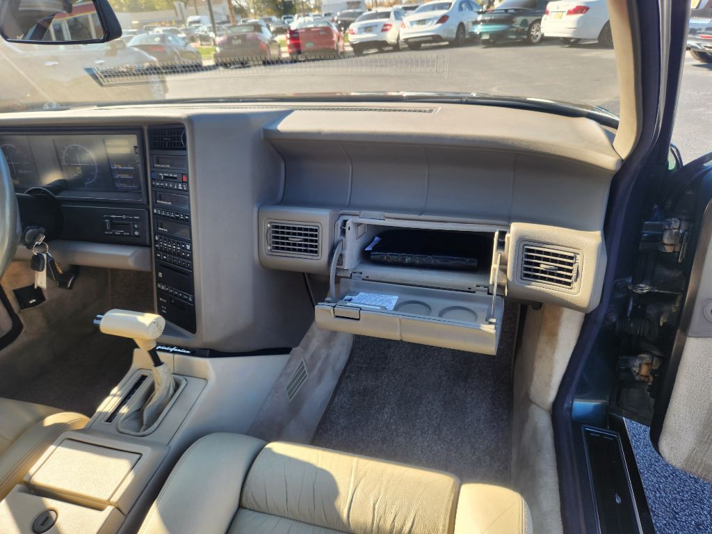 1992 Cadillac Allante Image 25