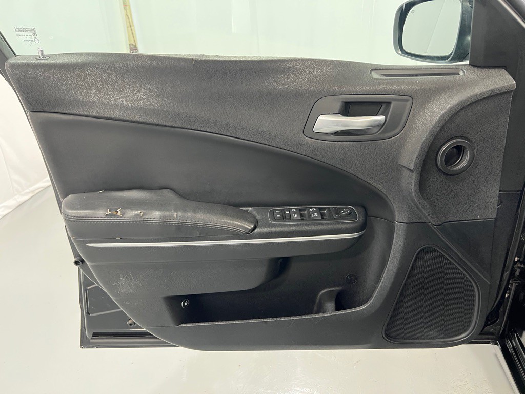 2017 Dodge Charger Image 18