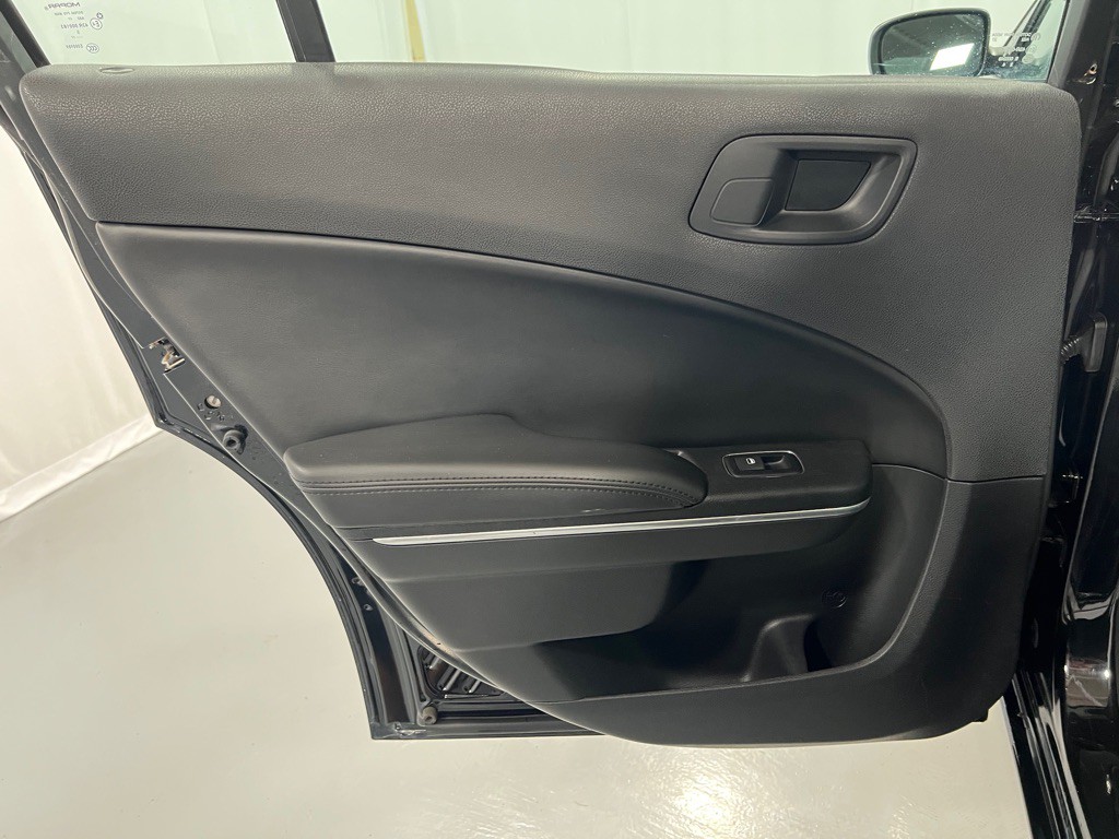 2017 Dodge Charger Image 25