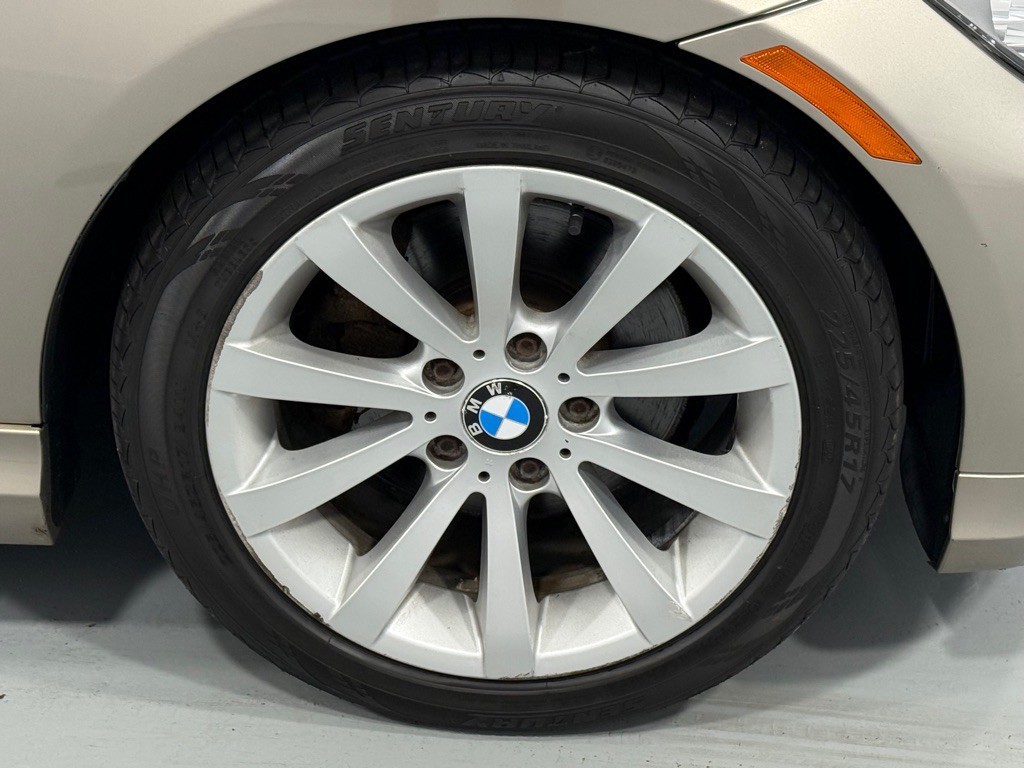 2010 BMW 3 Series Image 33