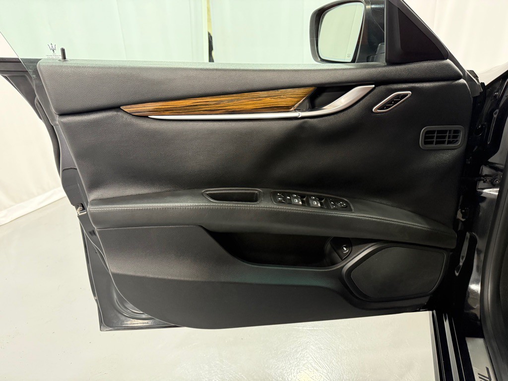 2014 Maserati Ghibli Image 16