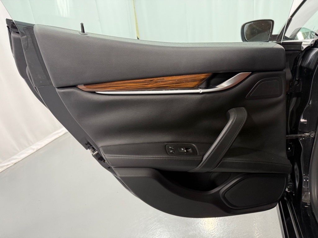 2014 Maserati Ghibli Image 23