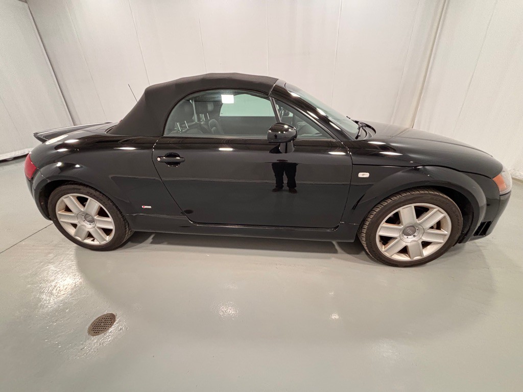 2004 Audi TT Image 4