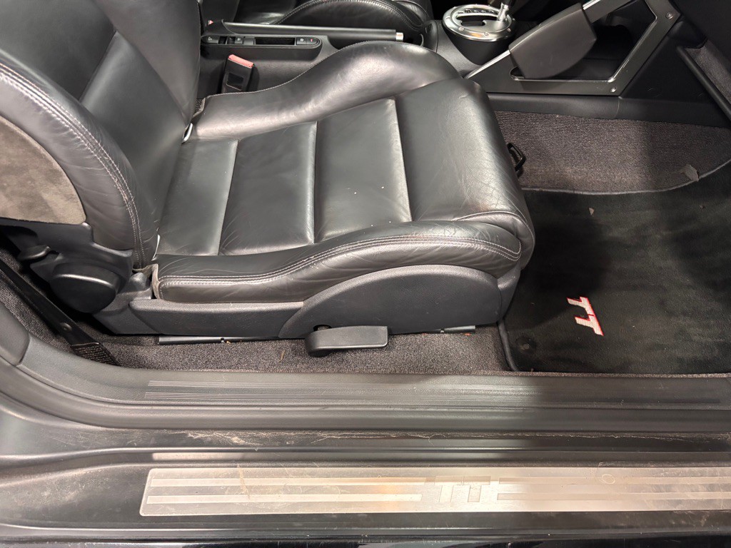 2004 Audi TT Image 17