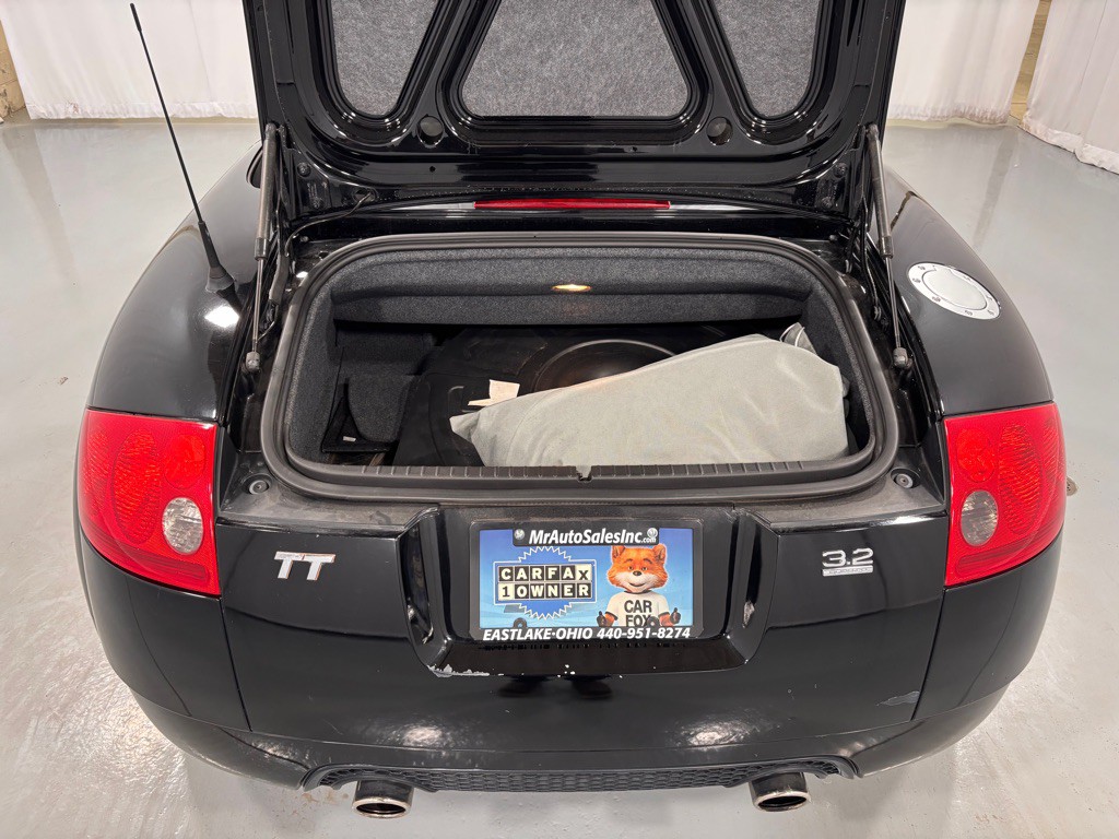 2004 Audi TT Image 21
