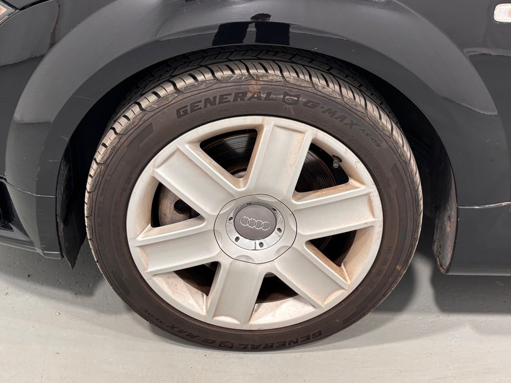 2004 Audi TT Image 23