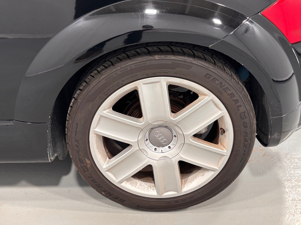 2004 Audi TT Image 24