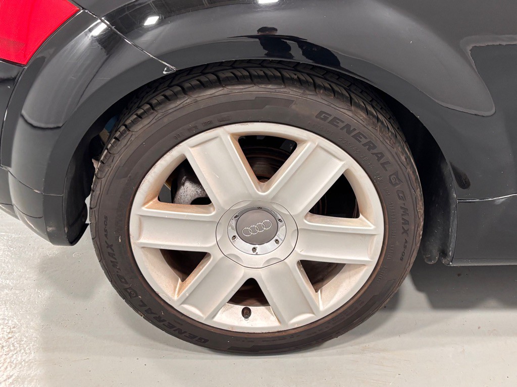 2004 Audi TT Image 26