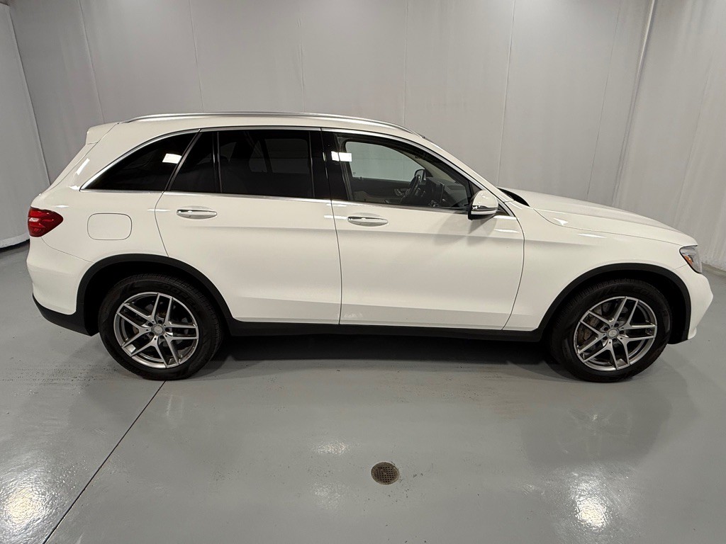 2016 Mercedes-Benz GLC-Class Image 4