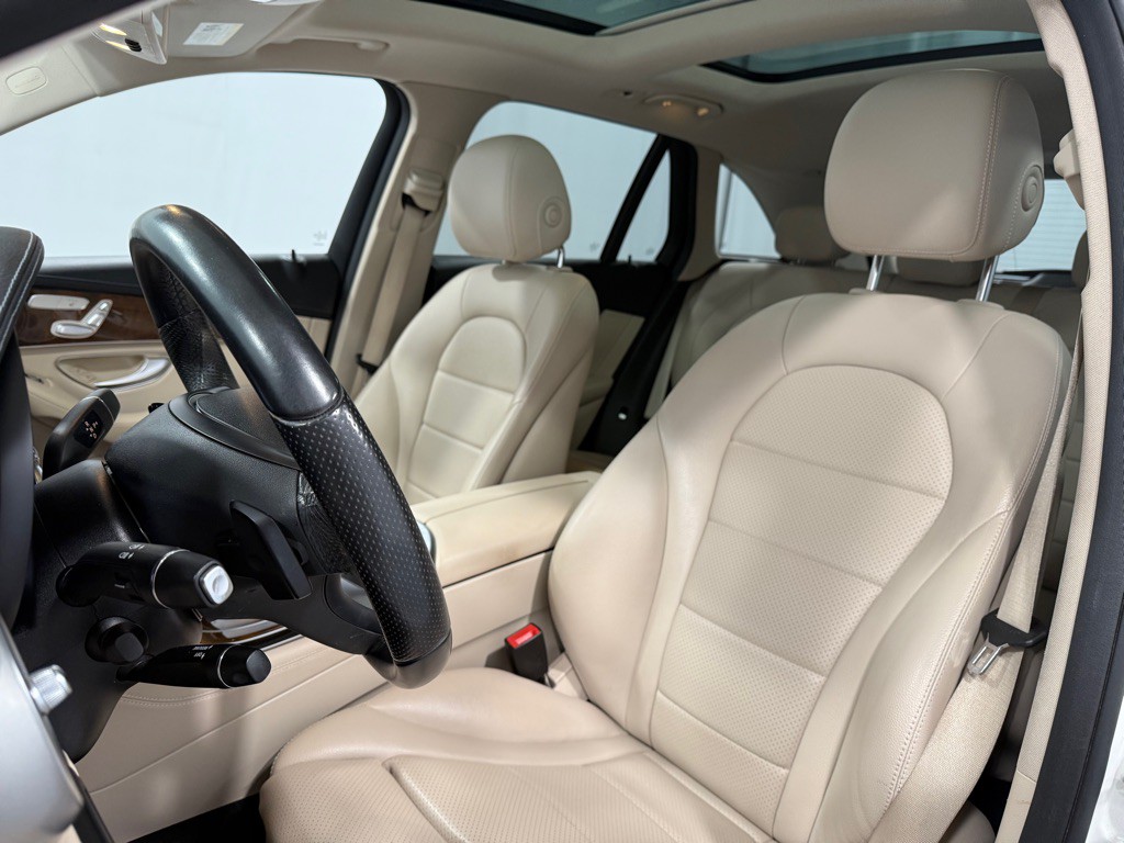 2016 Mercedes-Benz GLC-Class Image 13