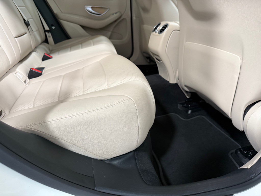 2016 Mercedes-Benz GLC-Class Image 24