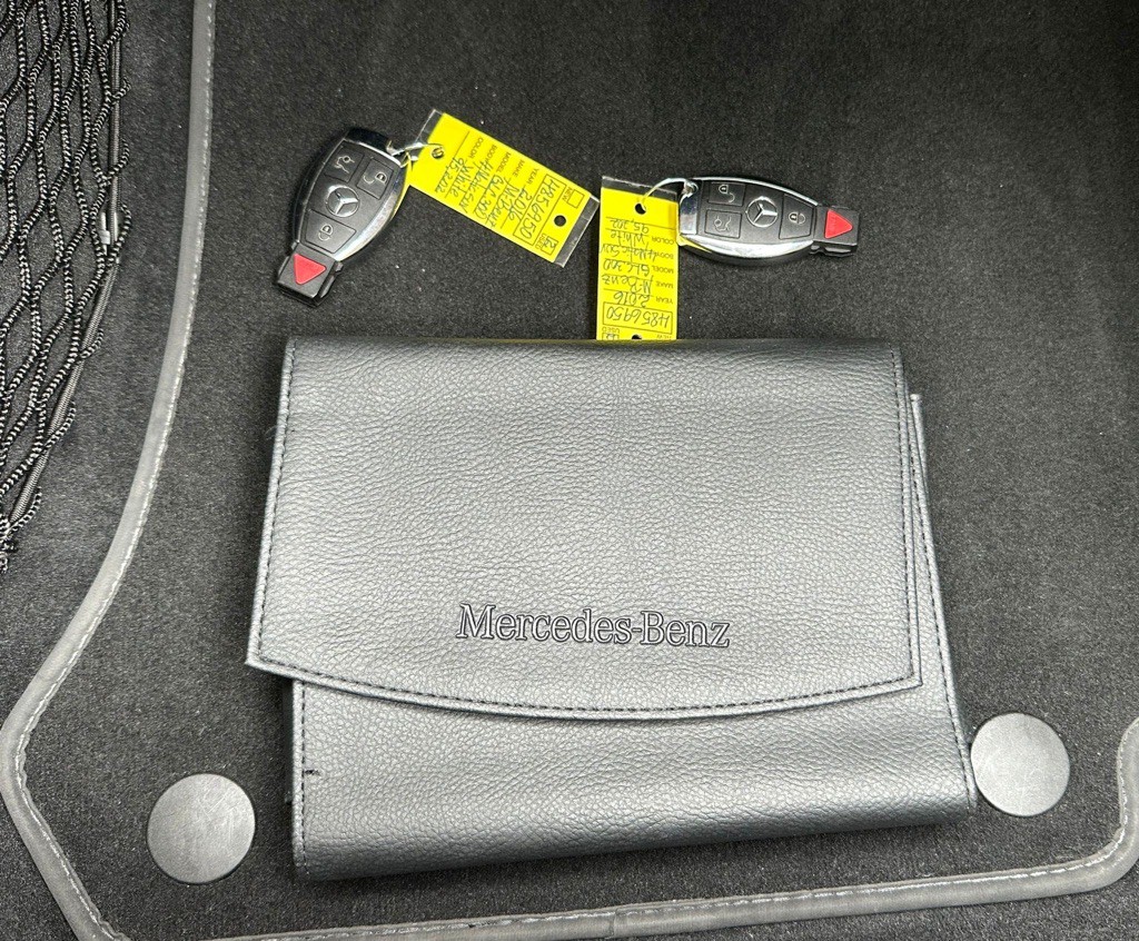 2016 Mercedes-Benz GLC-Class Image 30