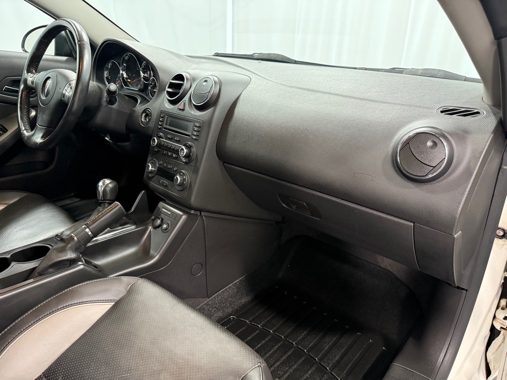 2006 Pontiac G6 Image 16