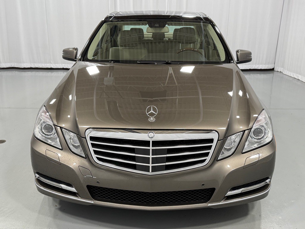2011 Mercedes-Benz E-Class Image 2
