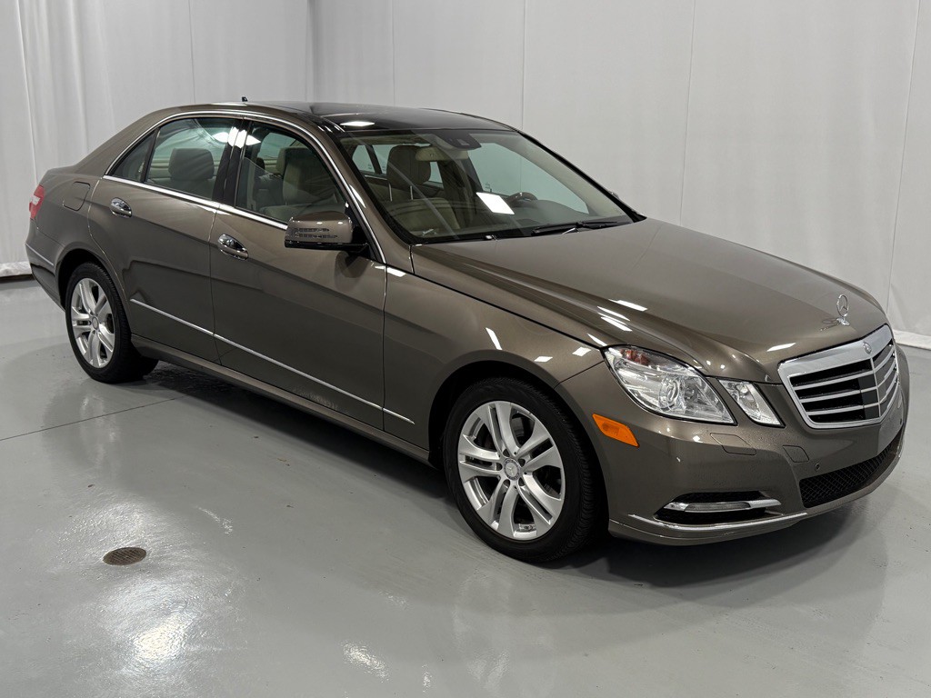 2011 Mercedes-Benz E-Class Image 3