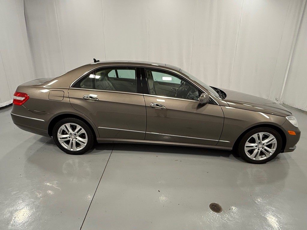 2011 Mercedes-Benz E-Class Image 4