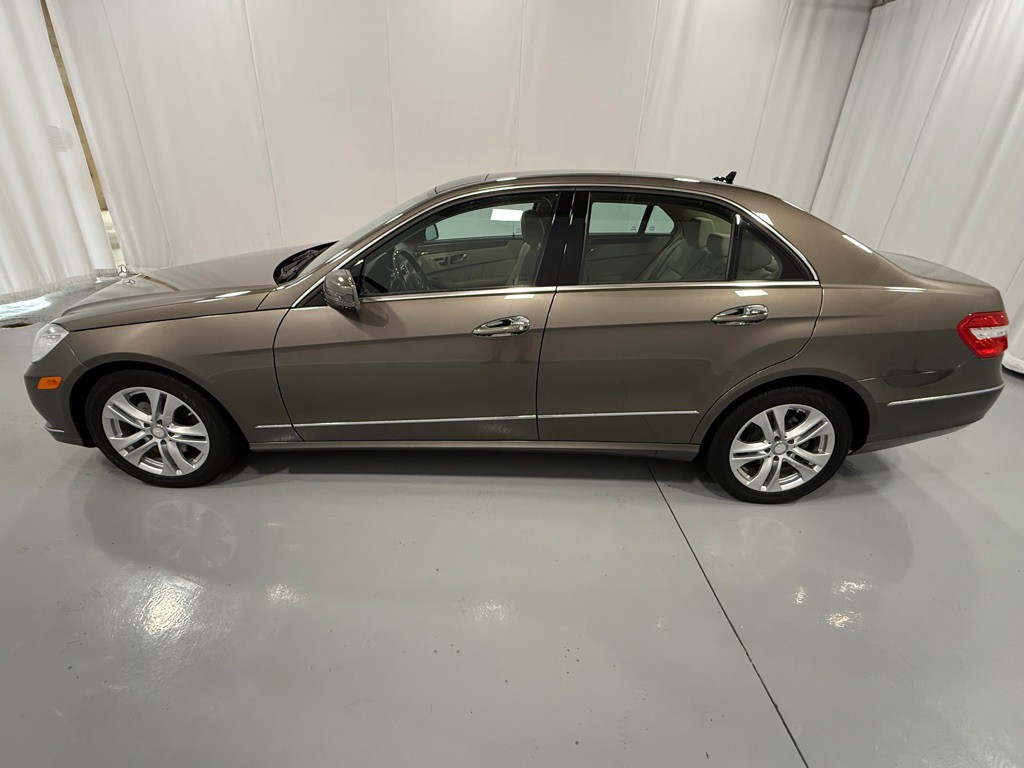 2011 Mercedes-Benz E-Class Image 8