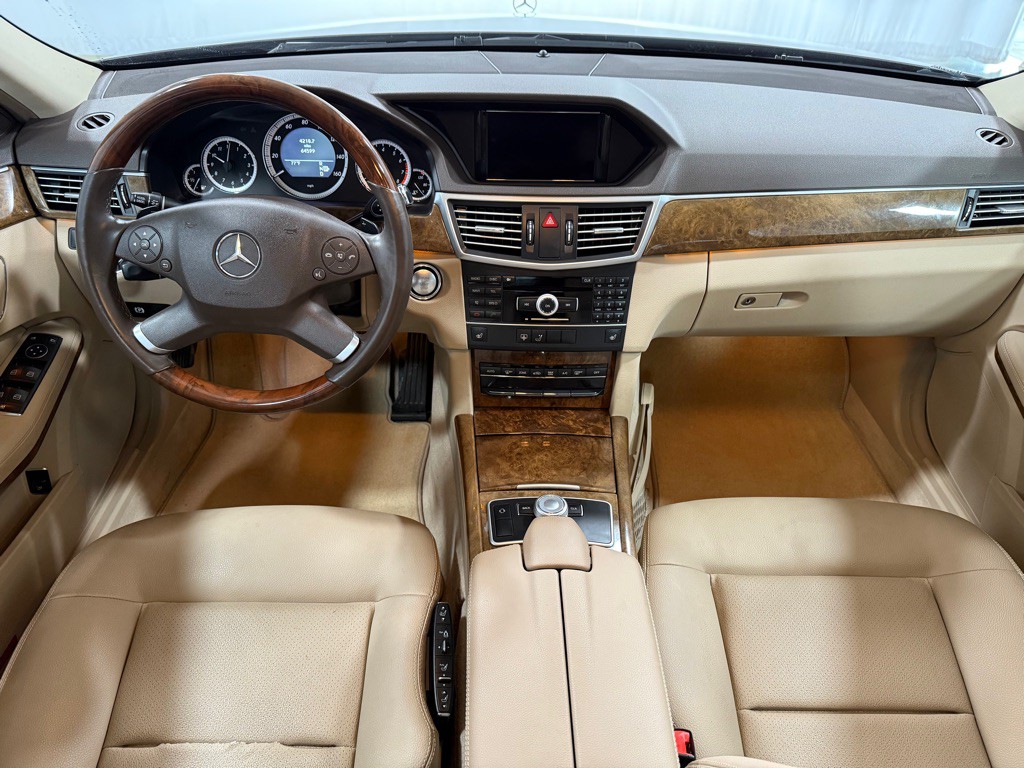 2011 Mercedes-Benz E-Class Image 10