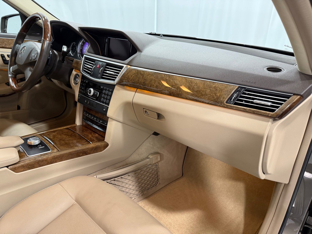 2011 Mercedes-Benz E-Class Image 17