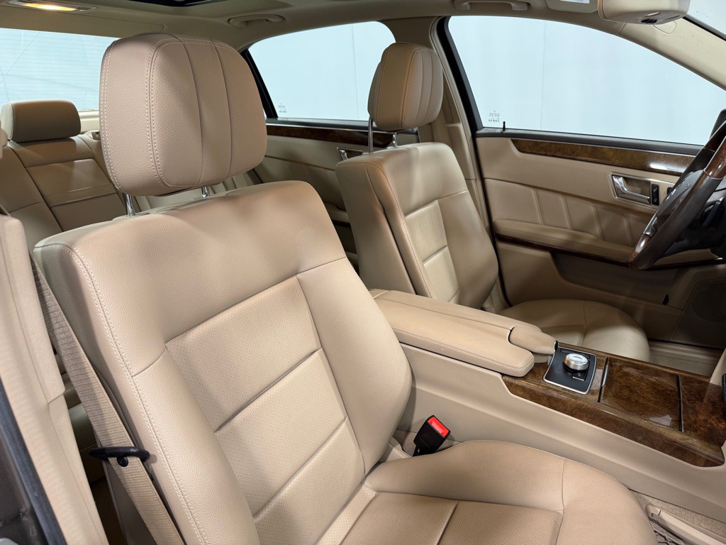 2011 Mercedes-Benz E-Class Image 19