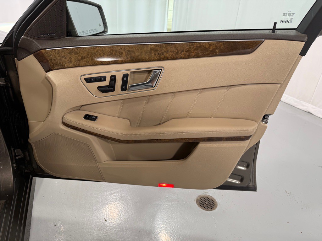 2011 Mercedes-Benz E-Class Image 20