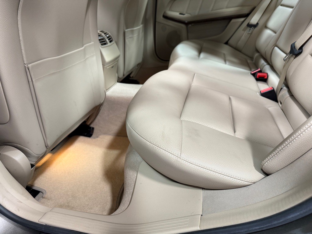2011 Mercedes-Benz E-Class Image 21
